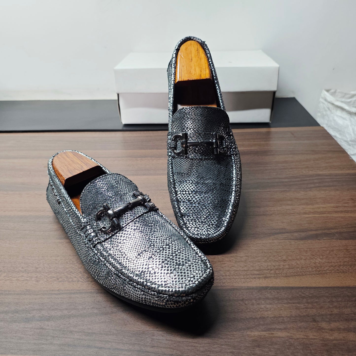 Alfredo Snake Silver Suede